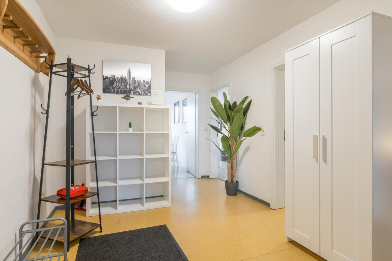 Einfach Aber Sehr Komfortabel - Wohnung Fuer 6 Personen - 2Xwc - Grupen, Messe, Monteure, Studenten - Voll Ausgestattet - 6 Betten 140X200Cm Hochwertig, 3 Smart-Tv 55 Zoll Netflix, 1000 Mbit Wlan, Voll Ausgestattete Kueche Duisburg Eksteriør billede